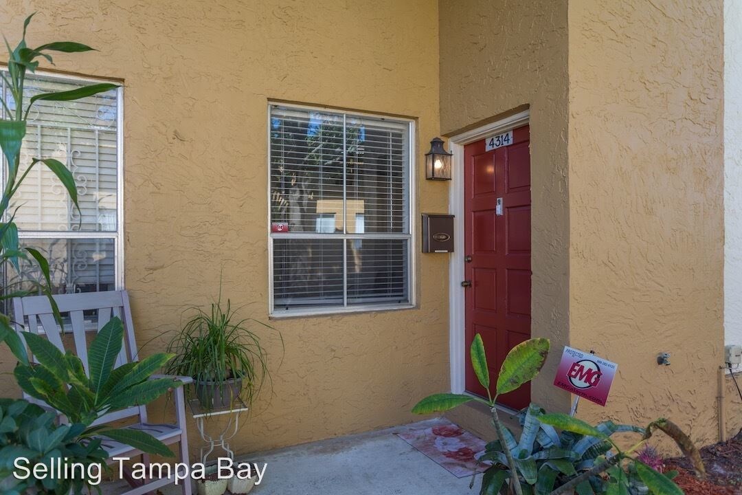 Primary Photo - 2 br, 1.5 bath House - 4314 La Riviera Ct.