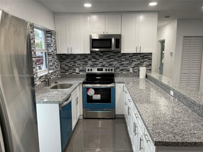Building Photo - 17011 N Miami Ave