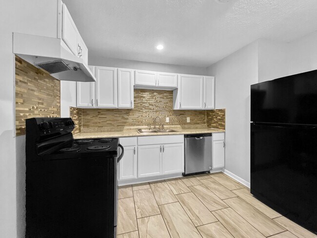 Building Photo - Spacious 4 Bed,1 Bath Home in Kansas City