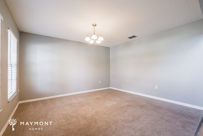 Foto del edificio - 2401 Foxhollow Rd