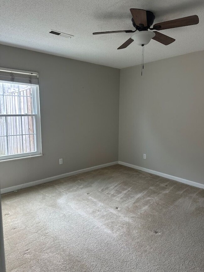 Foto del edificio - Powell - Move-in ready! 2 bedroom, 2 bath, 1-level, condo with a 1-car garage - Kenna Stephens (8...