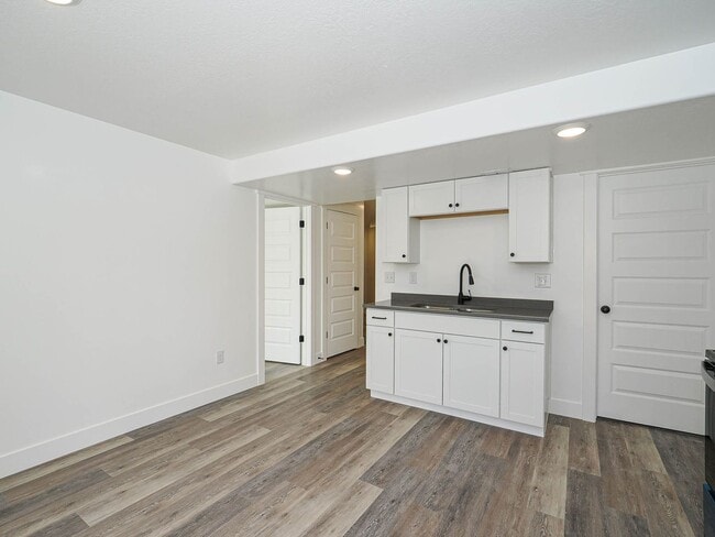 Building Photo - RES_VANDERBEEK_4702