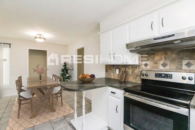 Foto del edificio - 1012 Woods Ave