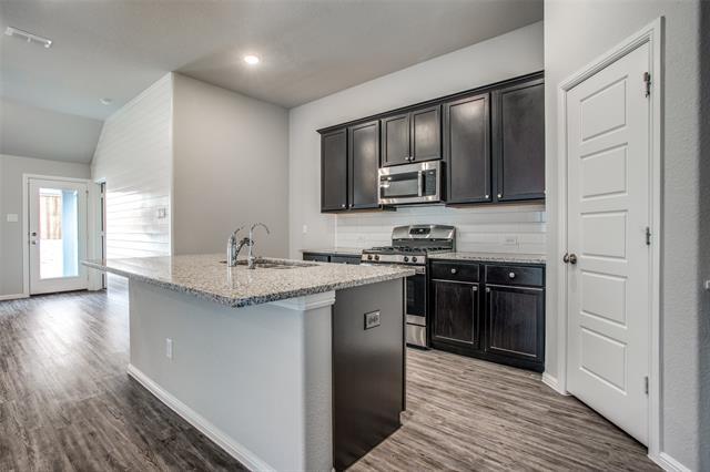 Foto del edificio - 5825 Rostherne Dr