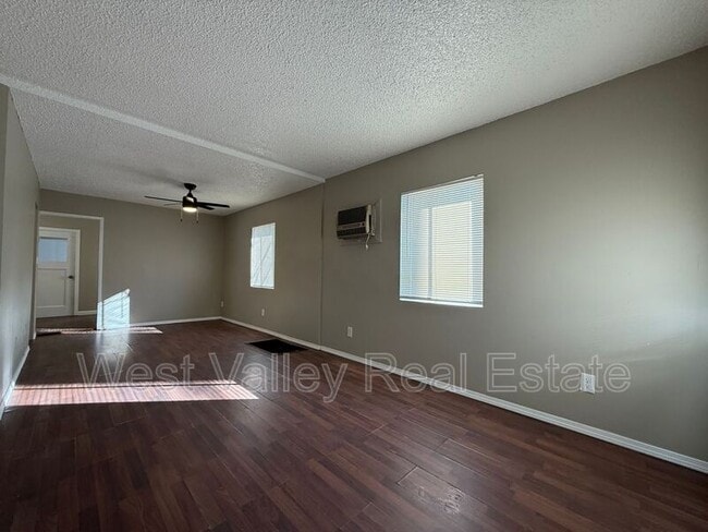 Building Photo - 200 Fillmore St