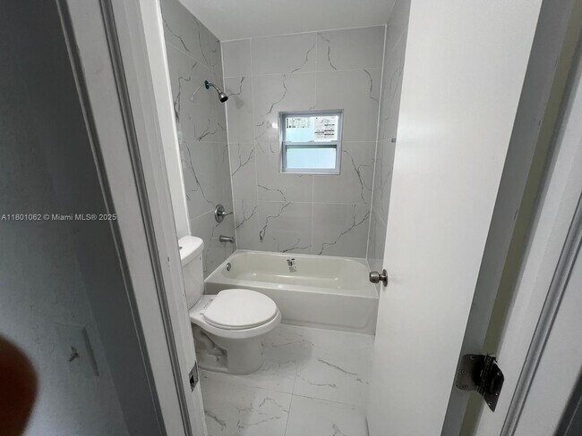 Foto del edificio - 3251 SW 56th Ave