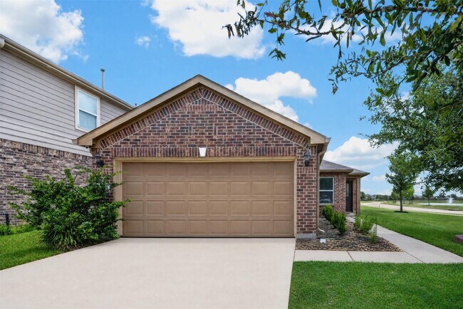 Building Photo - 5202 Pine Forest Ridge St