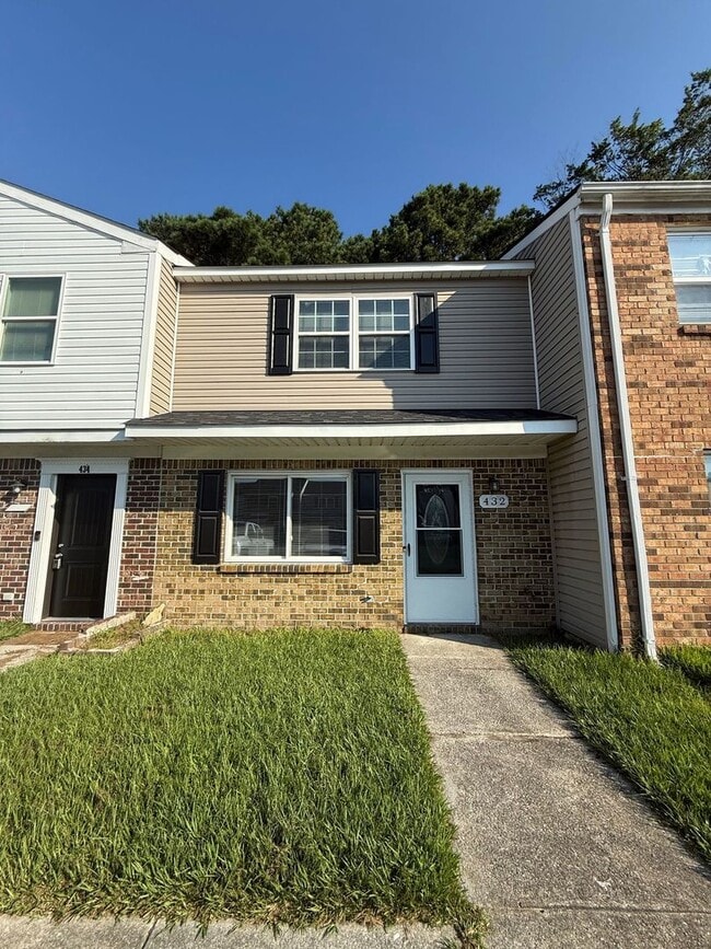 Building Photo - 432 Myrtlewood Cir