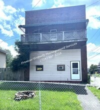 Building Photo - 602 E Lutton St
