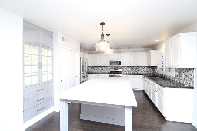 Building Photo - 5063 Tumbleweed Ln