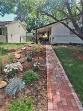 Building Photo - 1917 Oakwood Dr