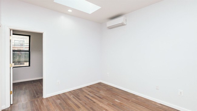 Building Photo - 1444 Myrtle Ave