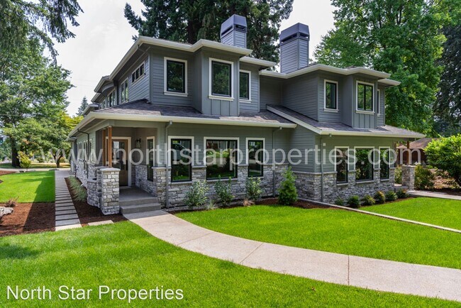 Building Photo - 4 br, 3 bath House - 397 9th Street