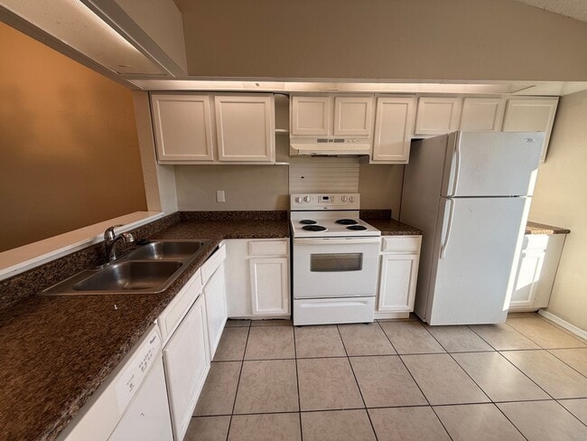 Foto del edificio - 4705 Almond Willow Dr