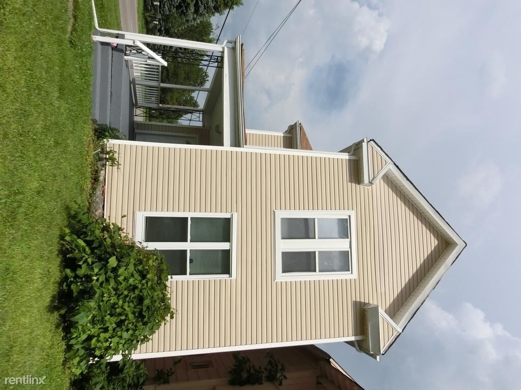 Primary Photo - 3 br, 1.5 bath Apartment - 660 Miller Ave