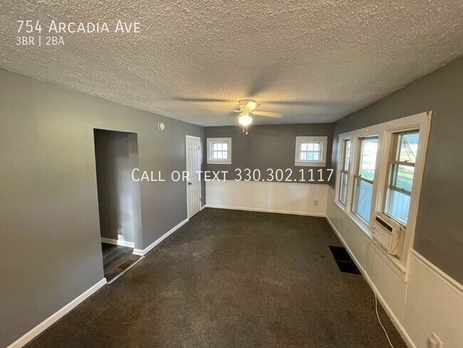 Foto del edificio - Three bedroom two bathroom home for rent