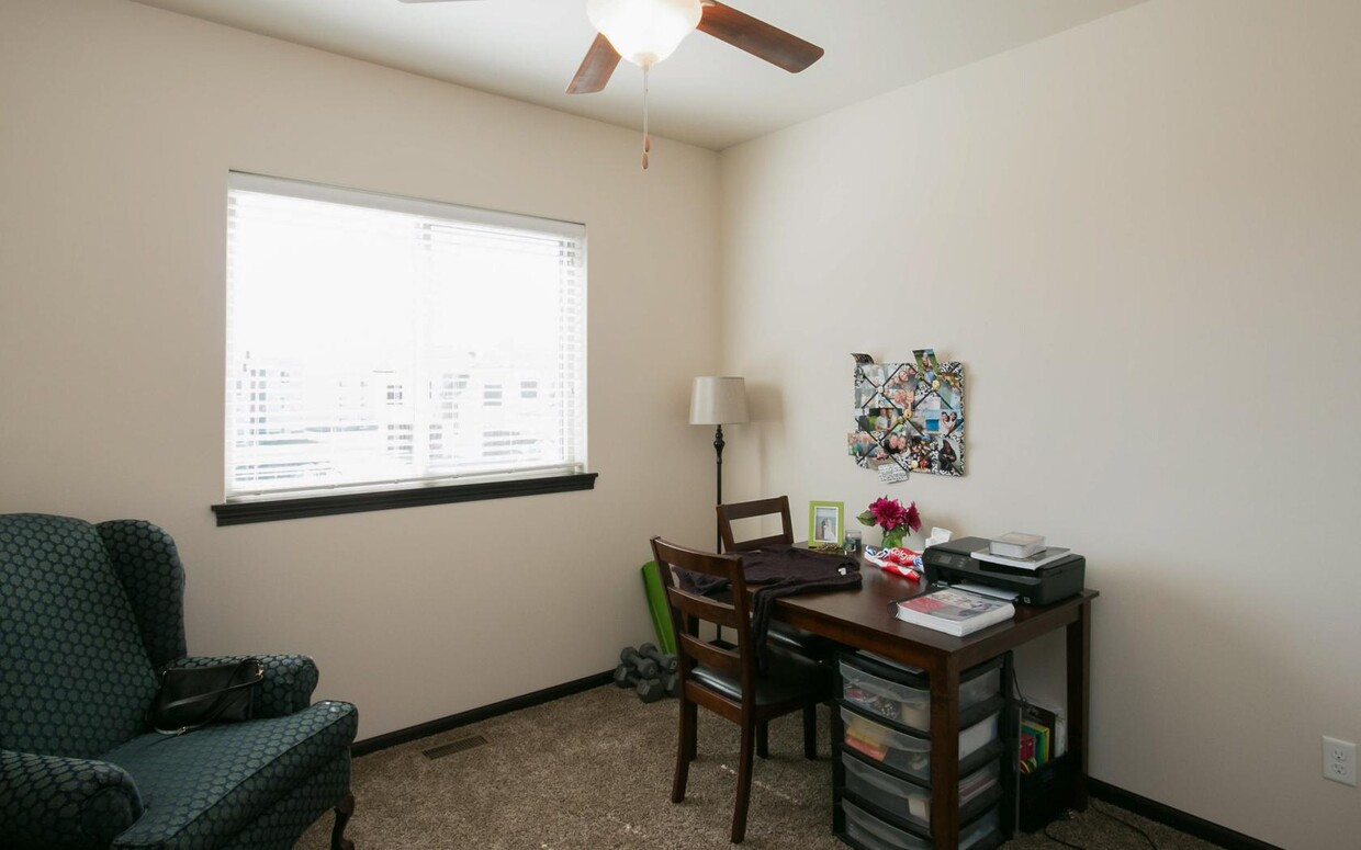 Foto principal - 212 Prairie Rose Plz