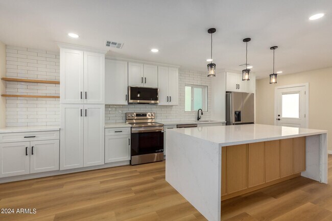 Foto del edificio - 3543 E Pierce St