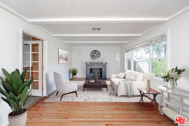 Building Photo - 5353 Don Pio Dr