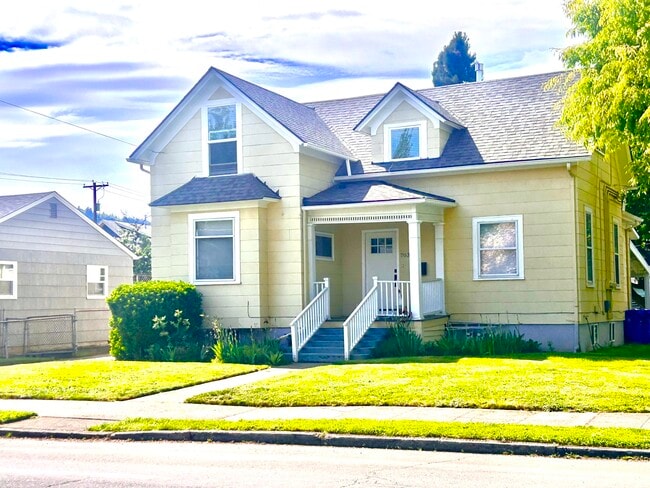 Building Photo - 7029 N Tyler Ave