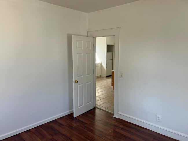 Building Photo - 247 Elm St