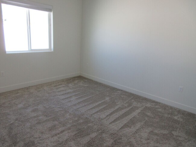 Foto del edificio - 3 bed, 2 Bath, Twin Home - Newer Construction