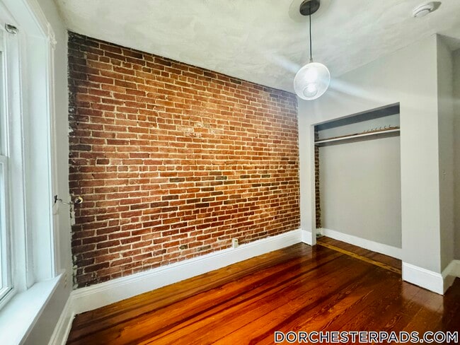 Building Photo - 76 Florida St