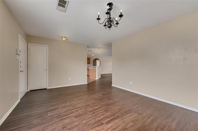 Foto del edificio - 2112 Chisolm Trl