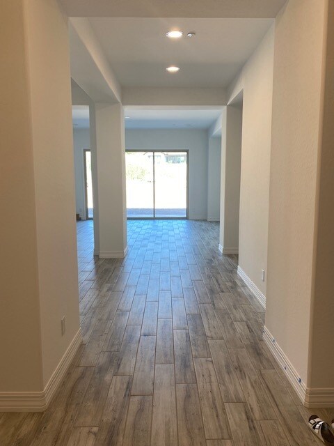 Building Photo - 21146 W Edgemont Ave