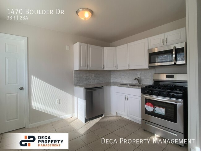 Building Photo - 3 Bedroom House