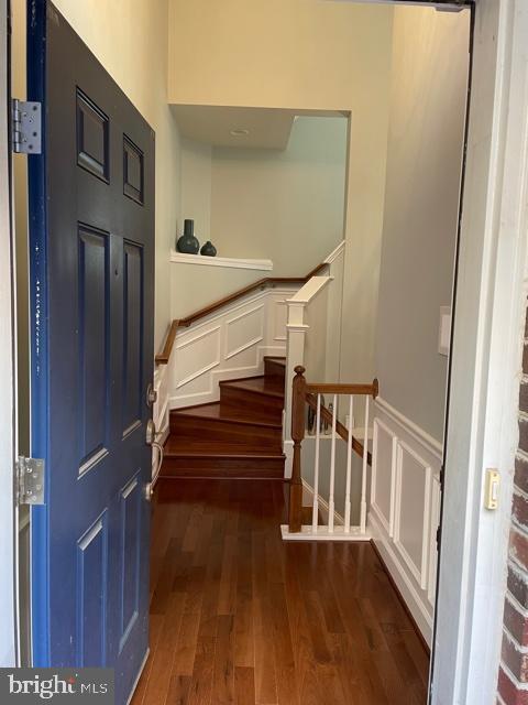 Building Photo - 2547 S Kenmore Ct