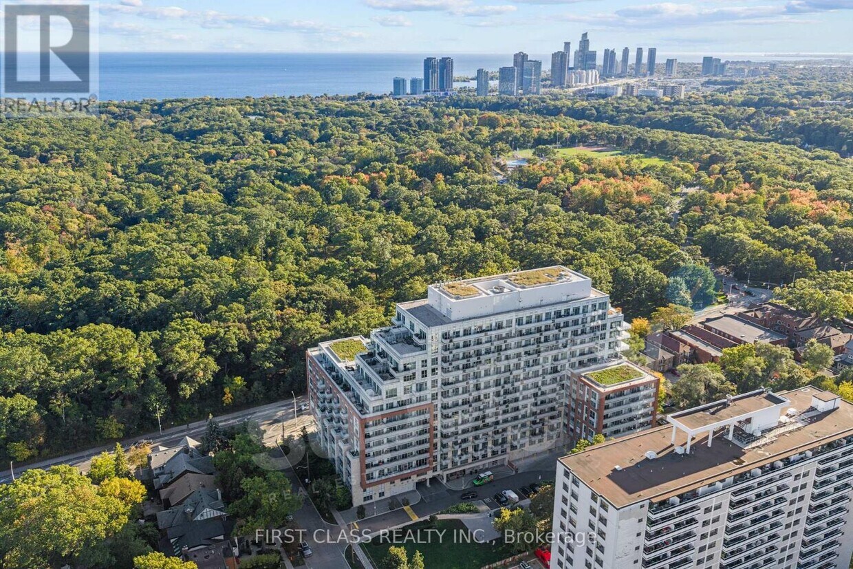 Photo principale - 1830 Bloor St W