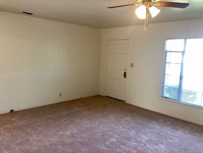 Foto del edificio - 7450003/80