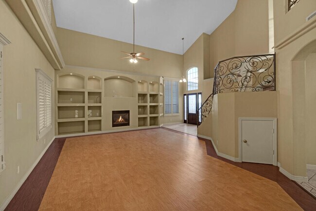 Building Photo - 1561 Via Appia St