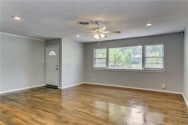 Building Photo - 3724 Norton Dr