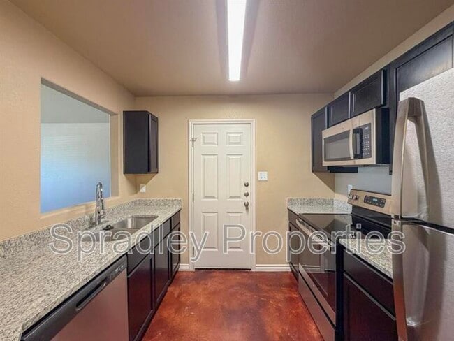 Building Photo - 1646 Sabine