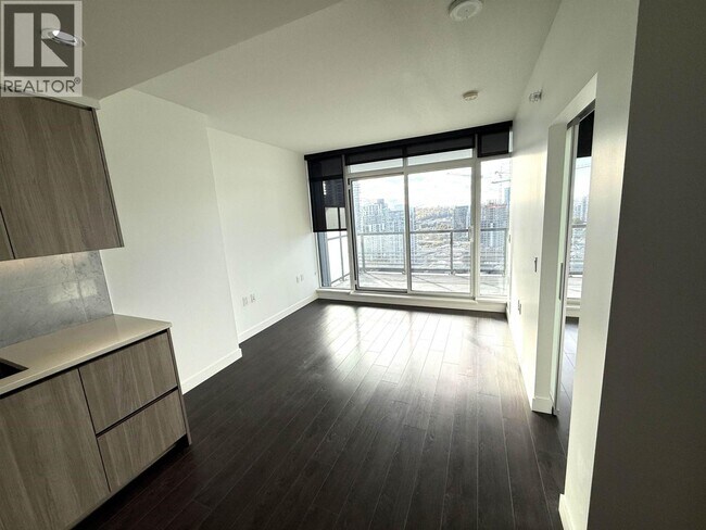 Photo du bâtiment - 4720 Lougheed Hwy.