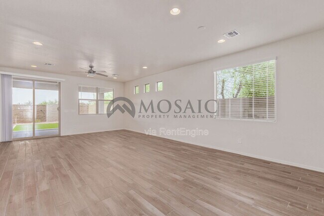 Building Photo - 3320 W Dunbar Dr
