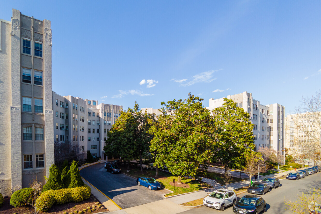 Primary Photo - Woodley Park Towers