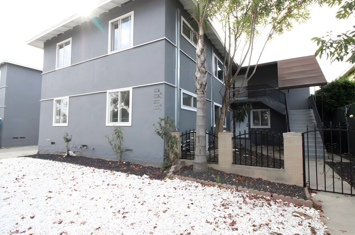 Photo - 9013 Ramsgate Avenue