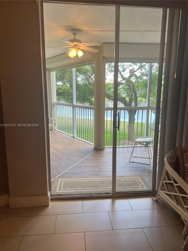 Foto del edificio - 2940 N Course Dr