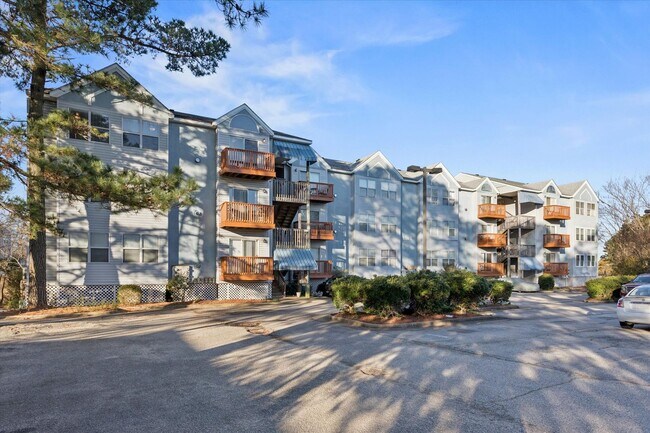 Foto del edificio - 2BR/2BA Condo Near Langley AFB