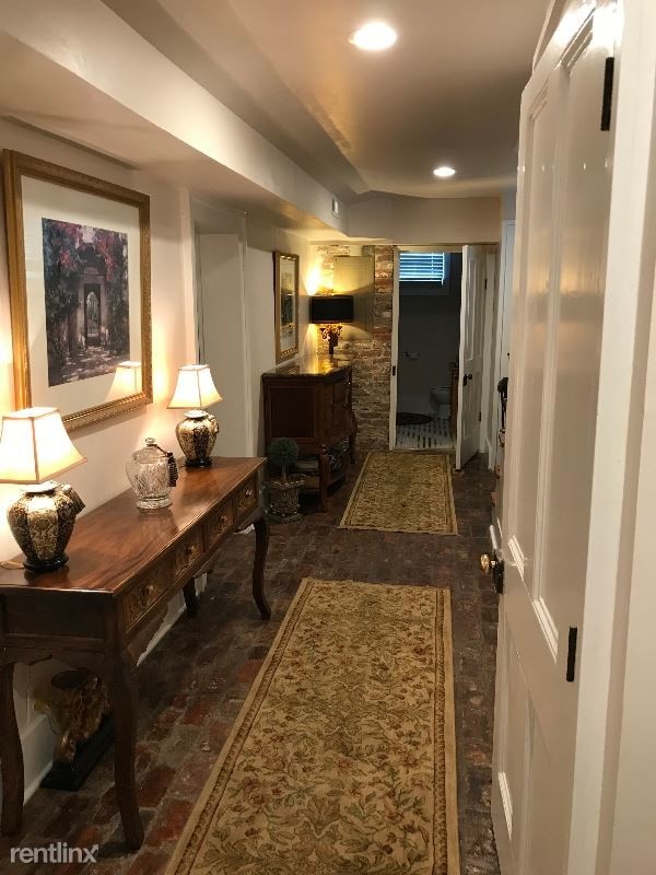 Building Photo - 1 br, 1 bath Apartment - 213 South 2nd St