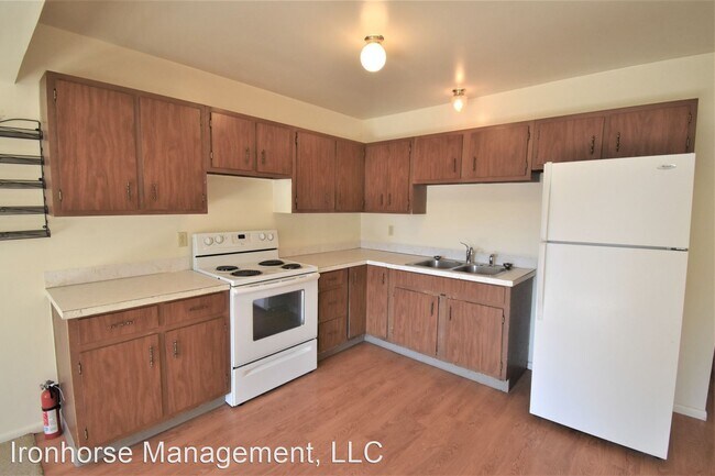 Building Photo - 419 N 16th Ave