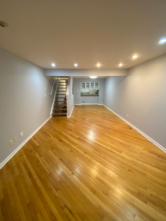 Foto del edificio - 8013 Lincoln Ave