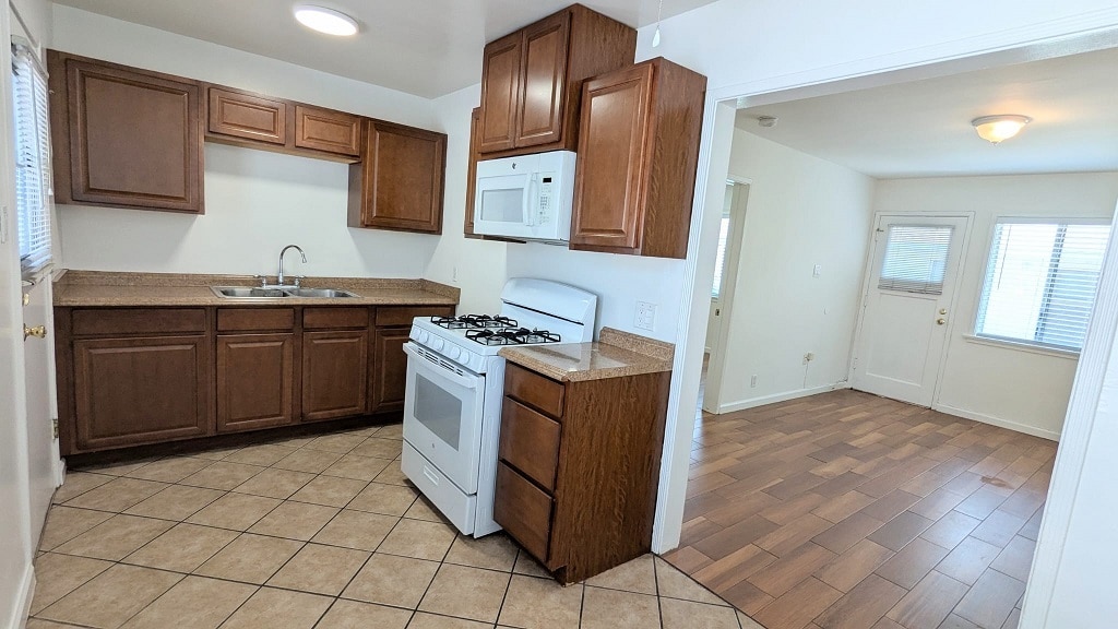 Primary Photo - 209 N Florence St
