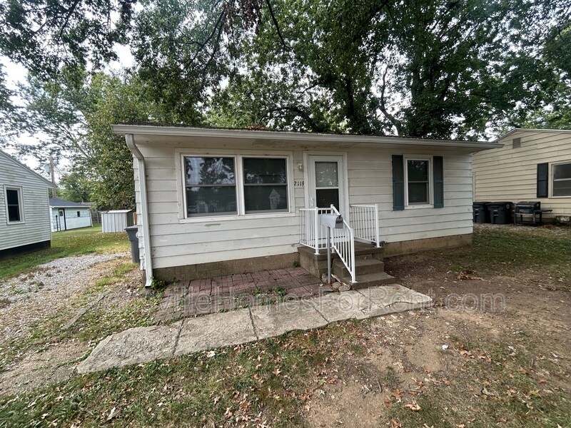 Foto principal - 2119 S Lombard Ave