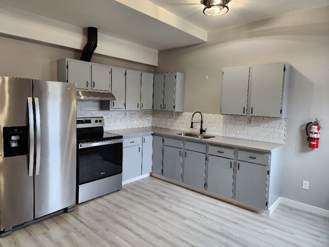 Foto del edificio - 109 N Kimball Ave