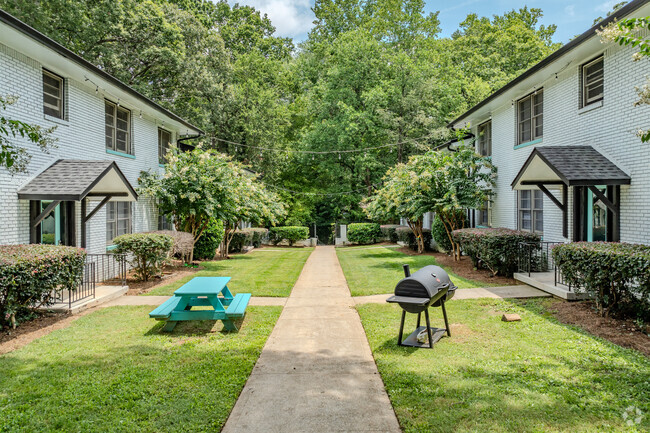 Courtyard - The Rivington EAV Apartments