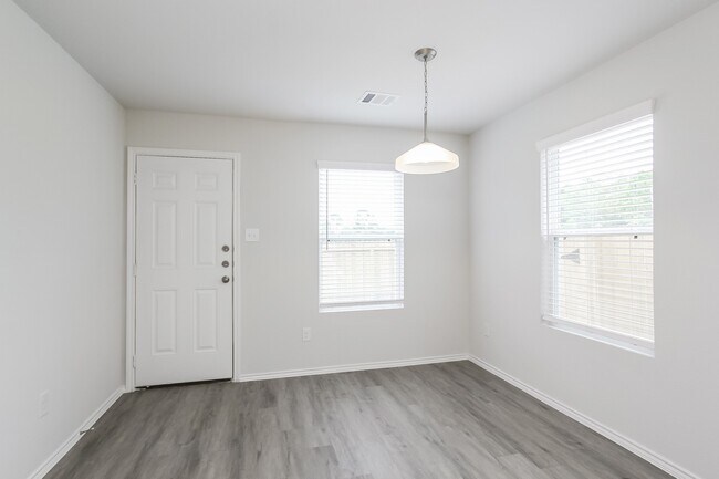 Building Photo - 119 Cooper Creek Ln
